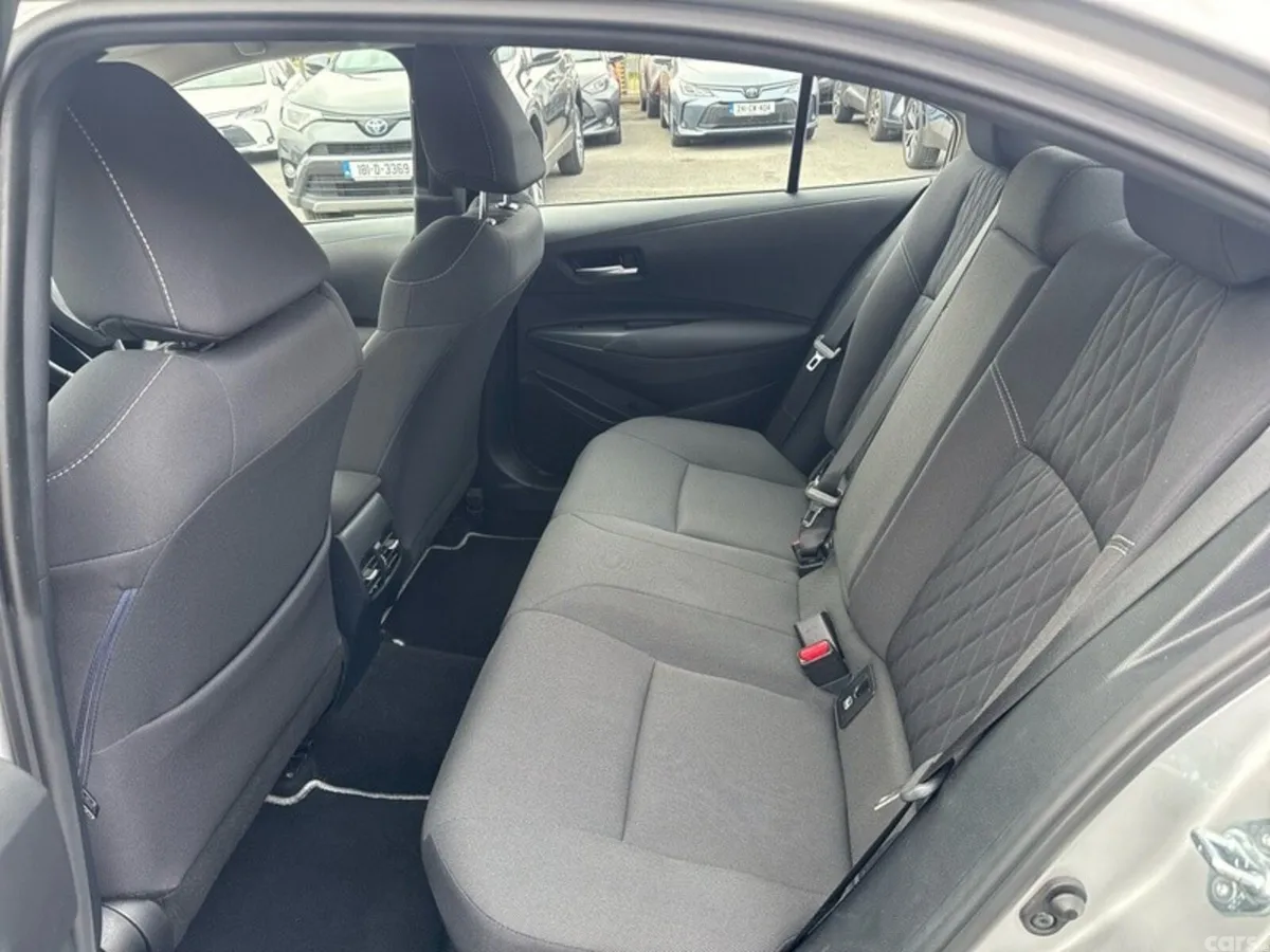 Toyota Corolla Saloon, Petrol Hybrid, 2021, Grey