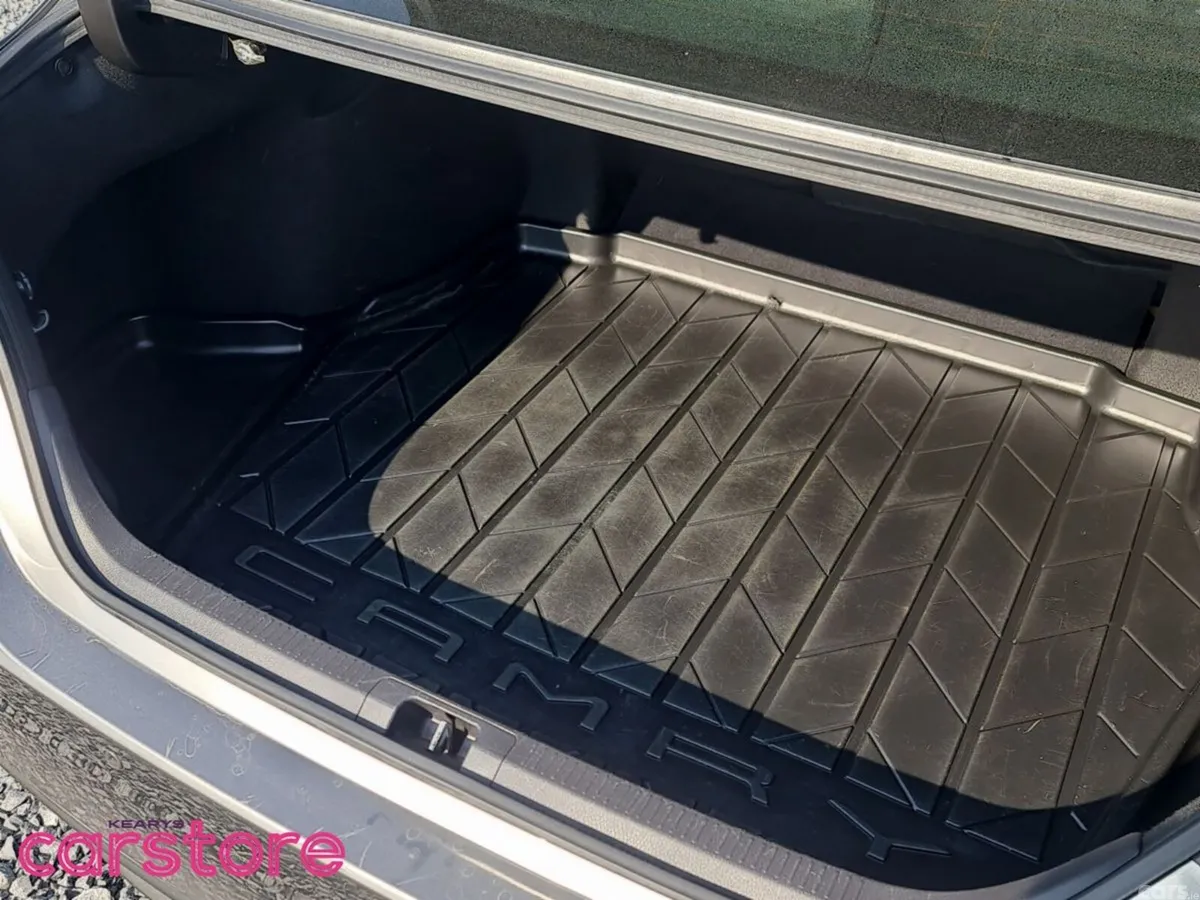 Toyota Camry Saloon, Petrol Hybrid, 2021, Grey