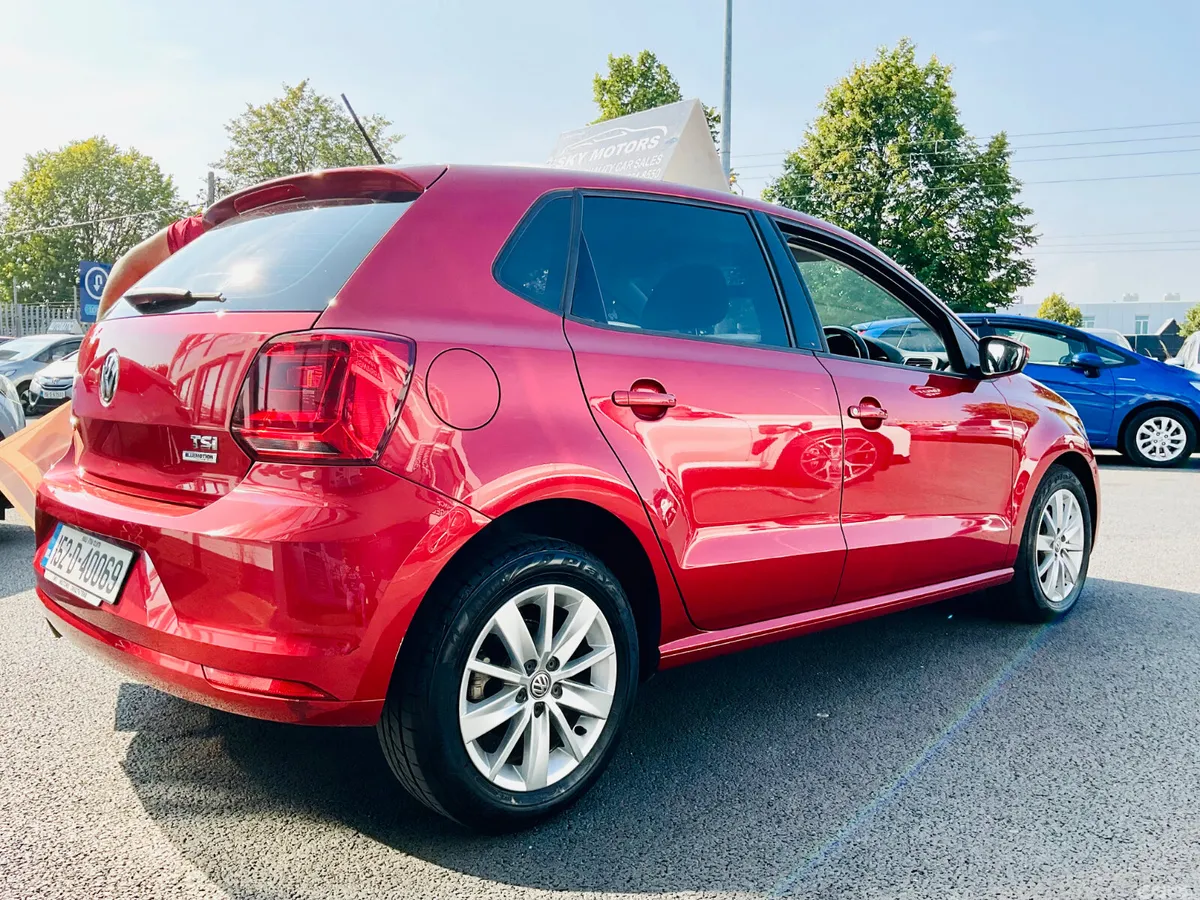 Volkswagen Polo Hatchback, Petrol, 2015, Red