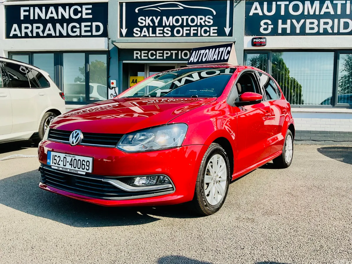 Volkswagen Polo Hatchback, Petrol, 2015, Red