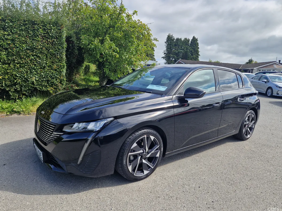 Peugeot 308 Hatchback, Petrol, 2022, Black