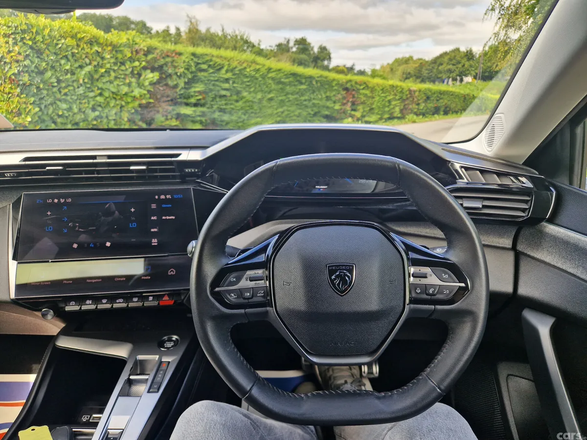 Peugeot 308 Hatchback, Petrol, 2022, Black