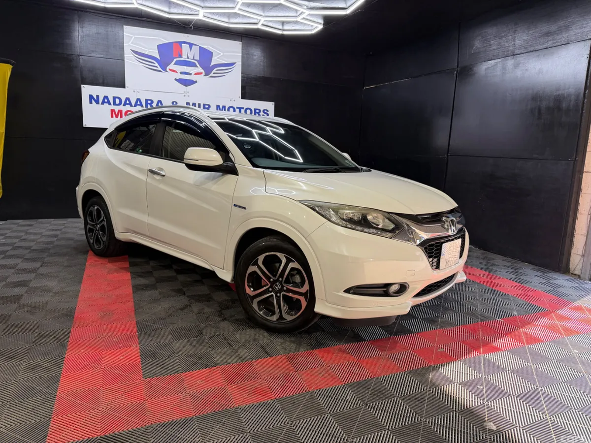 Honda Vezel Estate, Petrol Hybrid, 2015, White