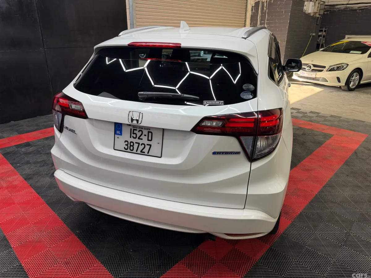 Honda Vezel Estate, Petrol Hybrid, 2015, White