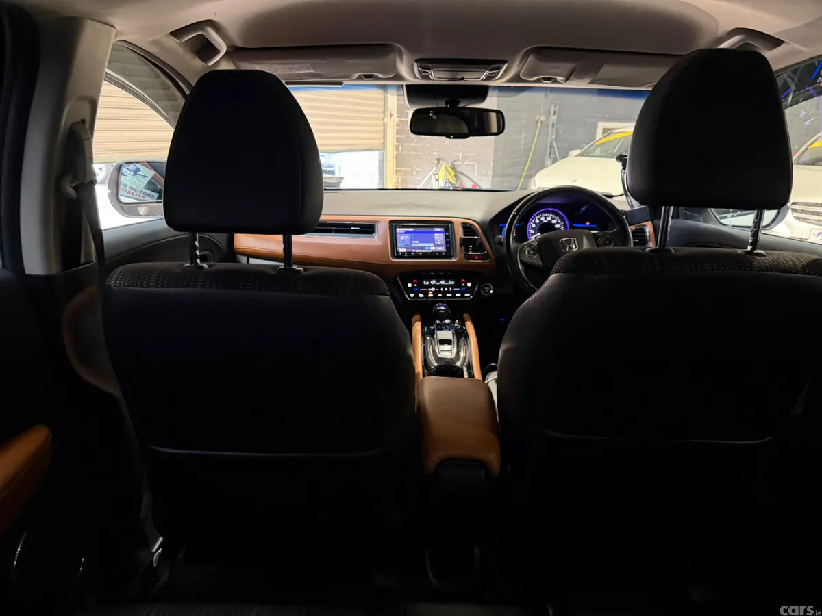 Honda Vezel Estate, Petrol Hybrid, 2015, White