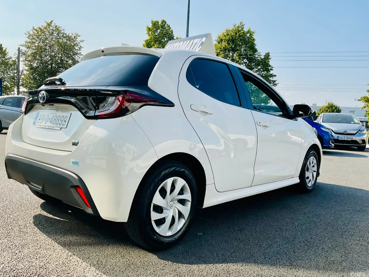 Toyota Yaris Hatchback, Petrol Hybrid, 2023, White