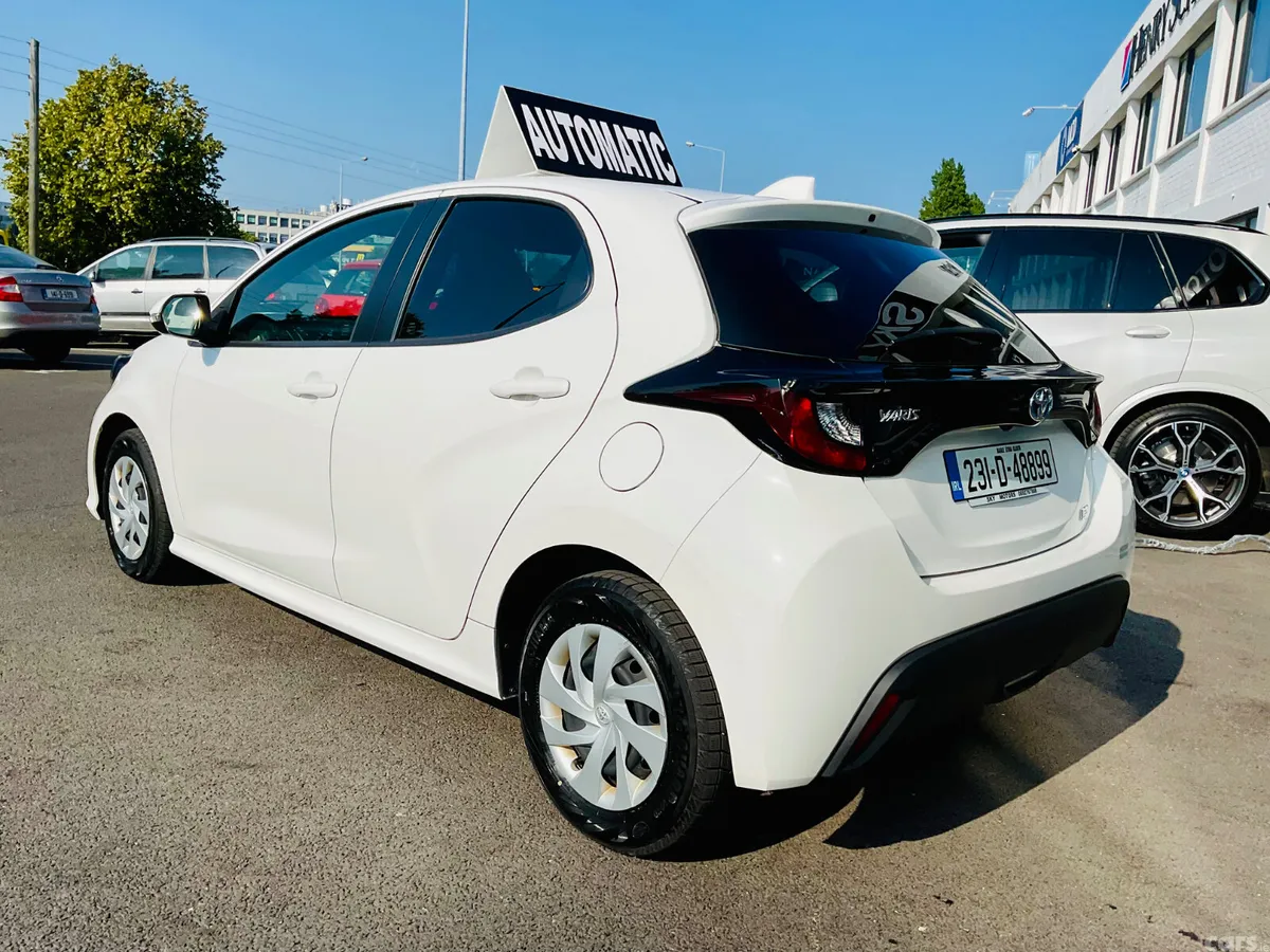 Toyota Yaris Hatchback, Petrol Hybrid, 2023, White