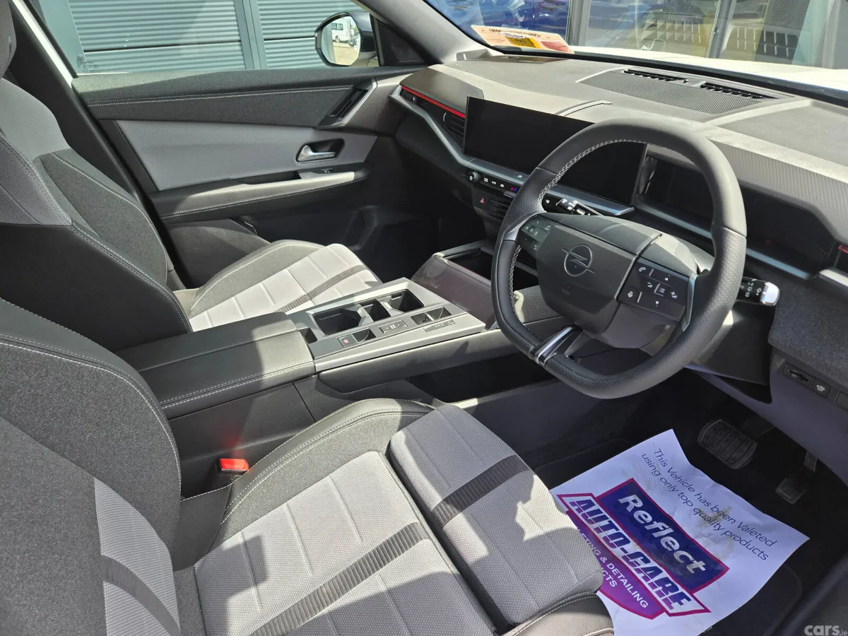Opel Grandland SUV, Petrol Hybrid, 2026, White