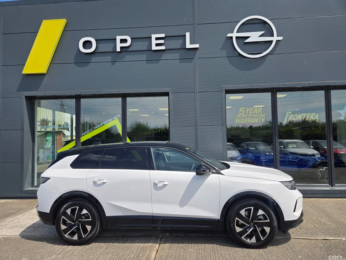 Opel Grandland SUV, Petrol Hybrid, 2026, White
