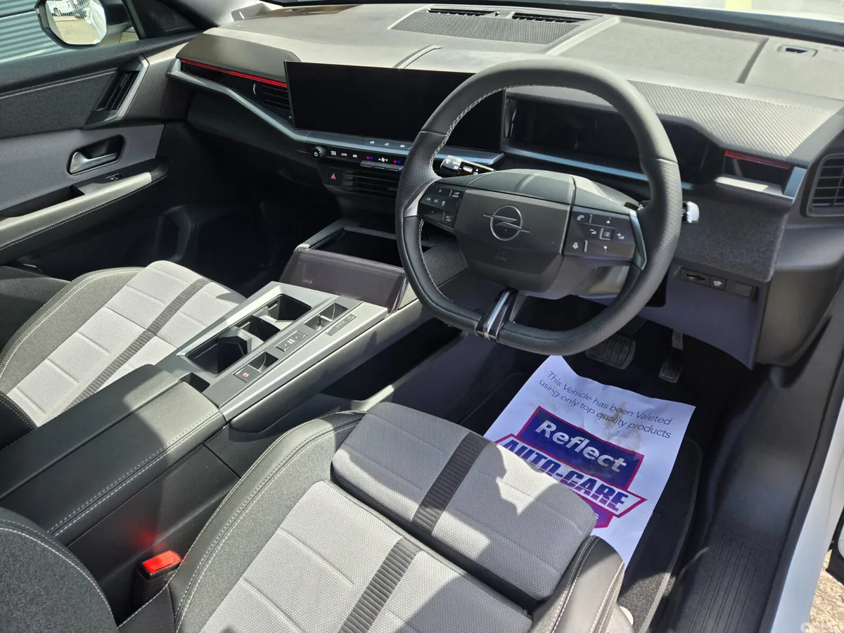 Opel Grandland SUV, Petrol Hybrid, 2026, White