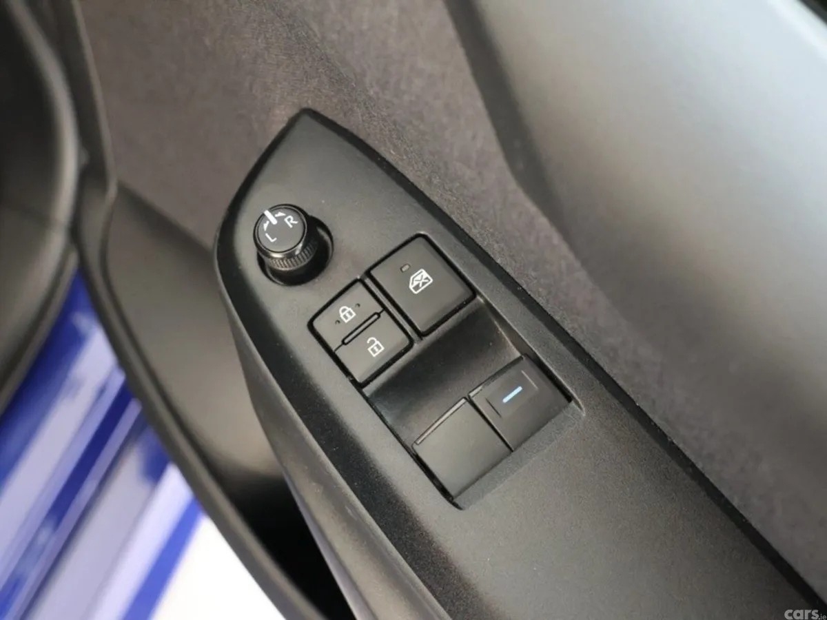 Toyota Yaris Hatchback, Petrol Hybrid, 2023, Blue