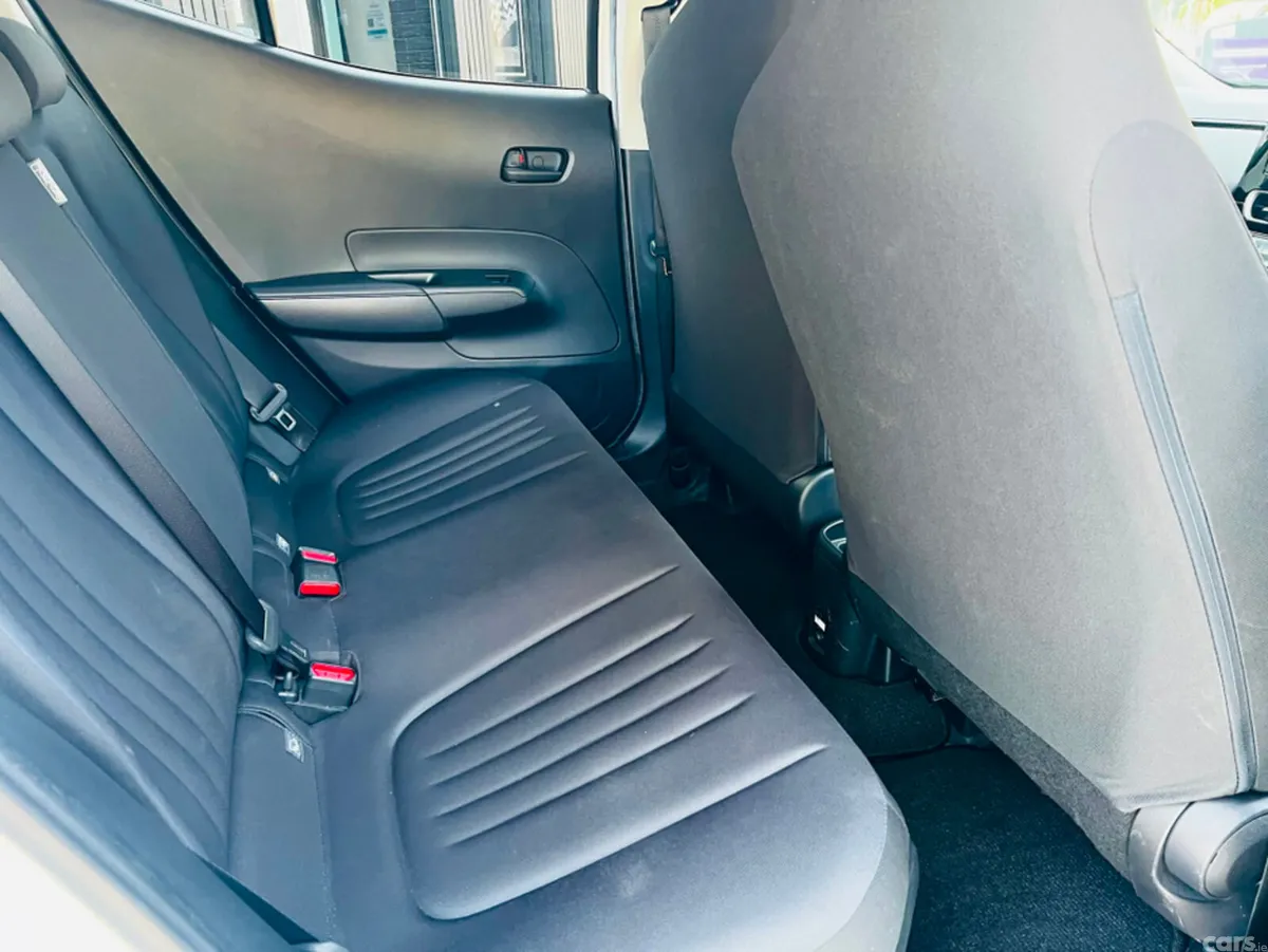 Toyota Aqua Hatchback, Petrol Hybrid, 2023, White