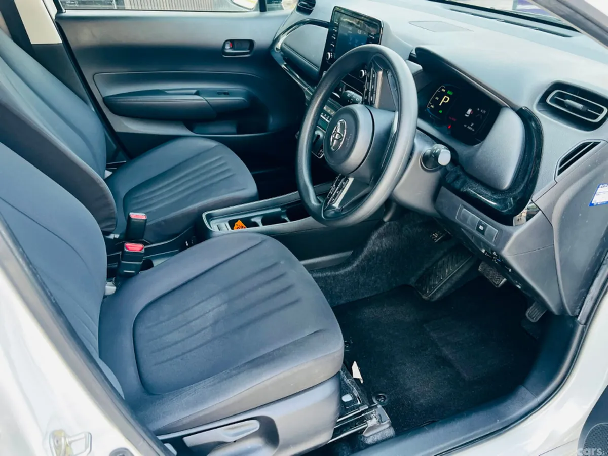 Toyota Aqua Hatchback, Petrol Hybrid, 2023, White