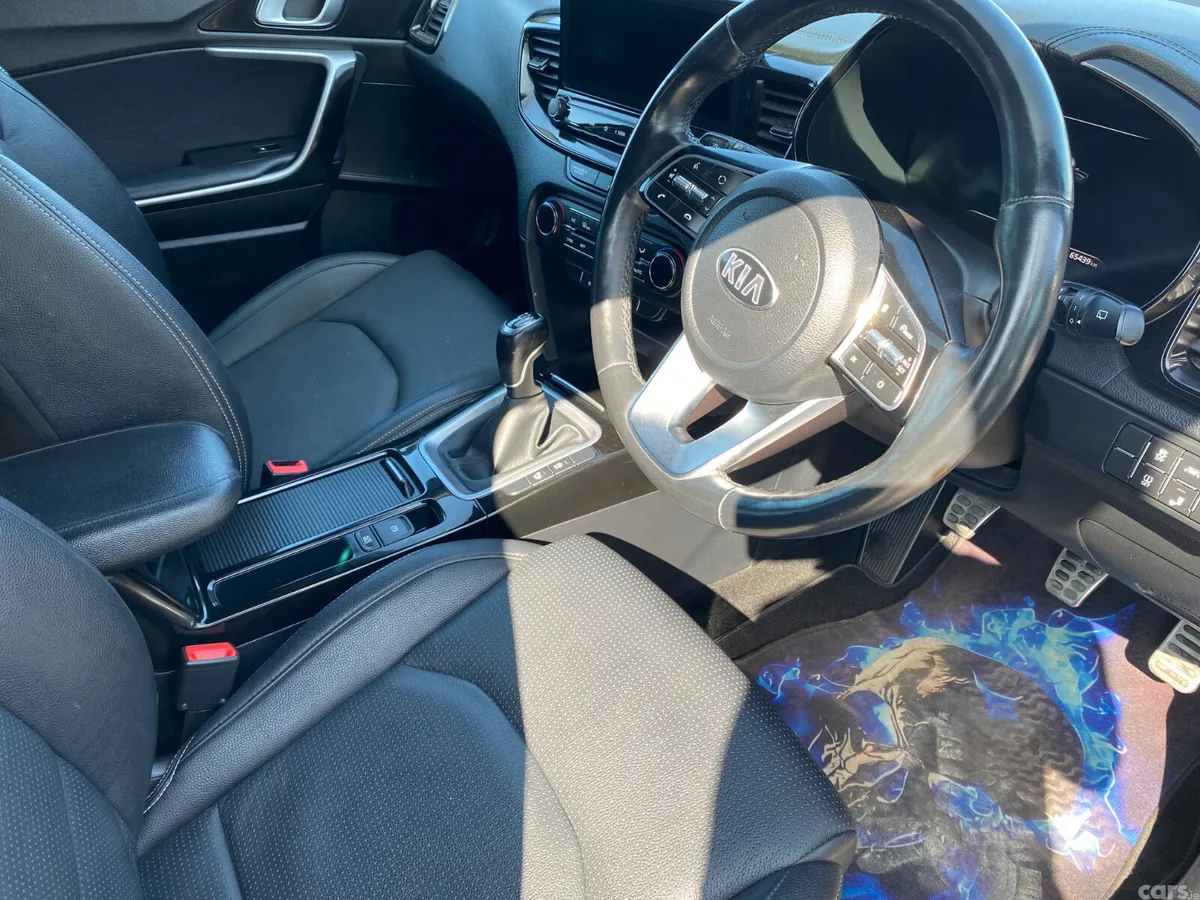 Kia XCeed Hatchback, Petrol, 2020, Yellow