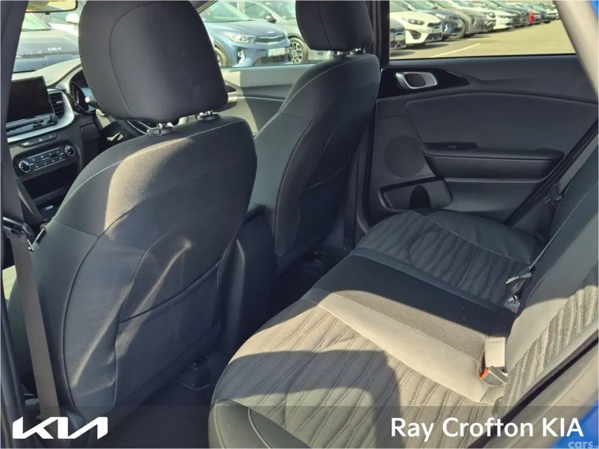 Kia Ceed Hatchback, Petrol, 2022, Blue