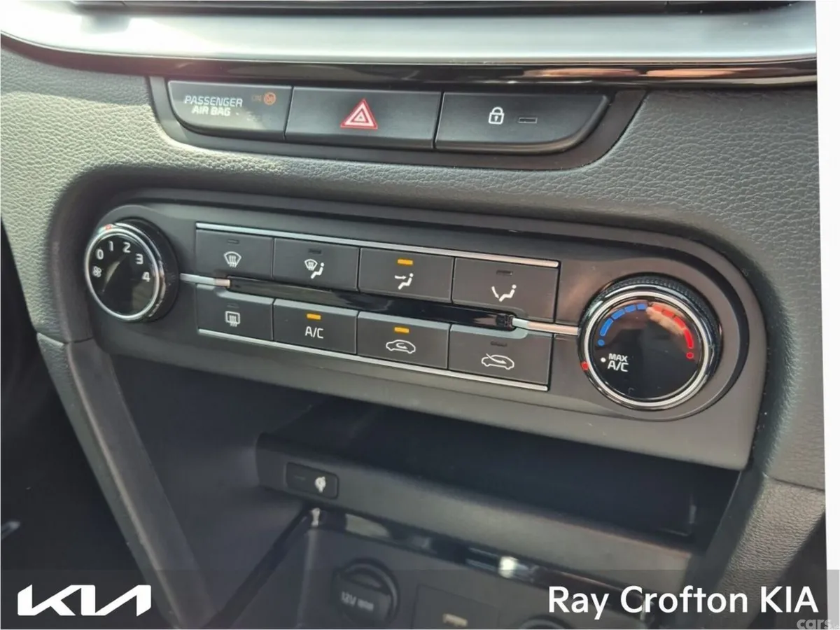 Kia Ceed Hatchback, Petrol, 2022, Blue