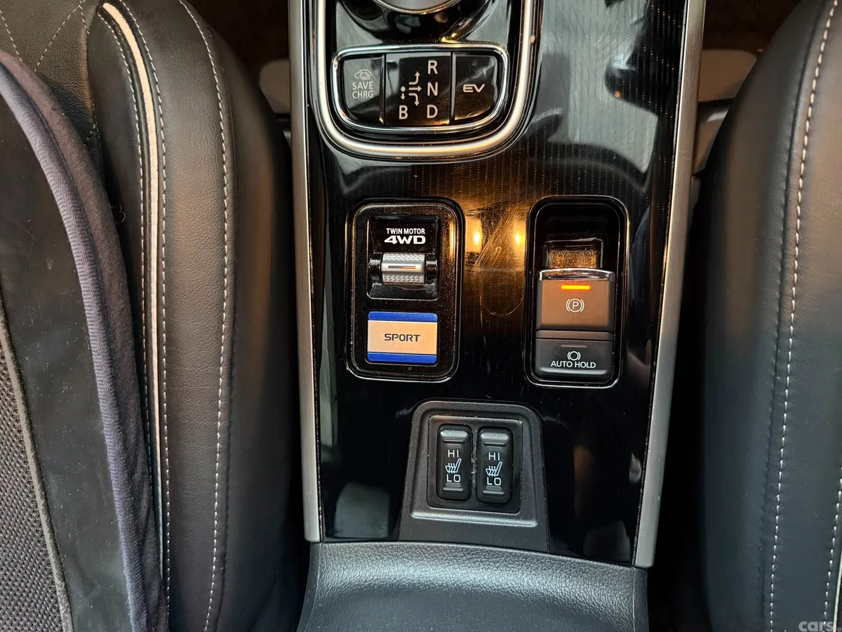 Mitsubishi Outlander SUV, Petrol Plug-in Hybrid, 2021, Black
