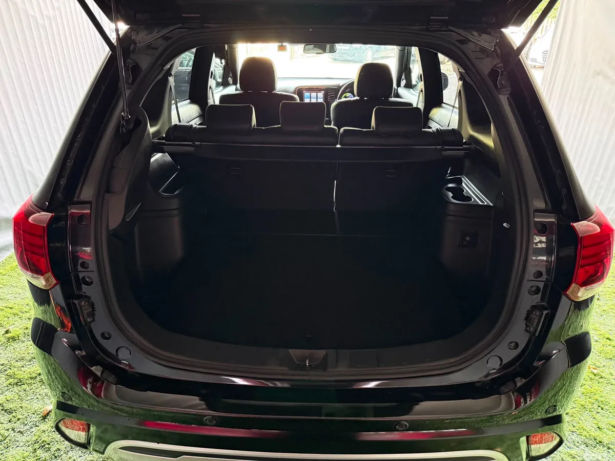 Mitsubishi Outlander SUV, Petrol Plug-in Hybrid, 2021, Black