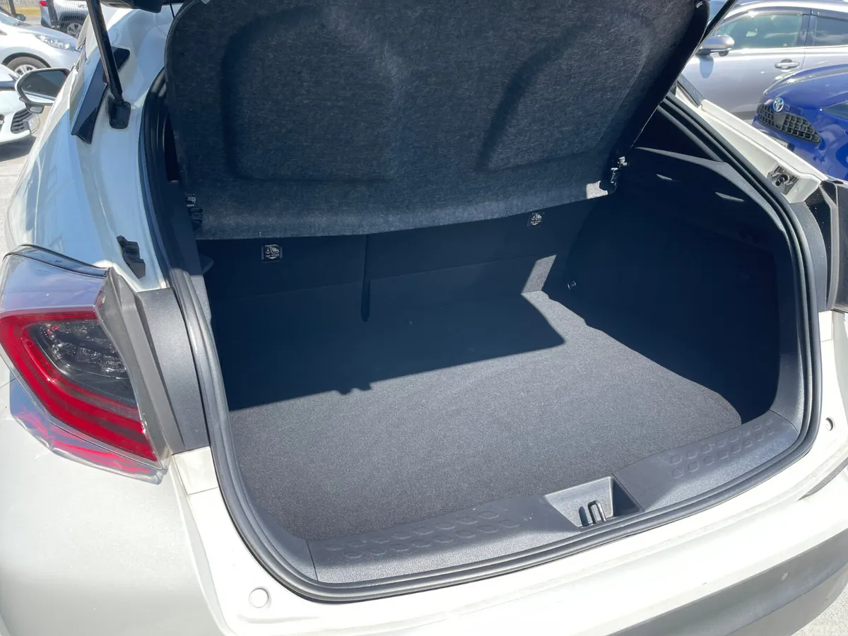 Toyota C-HR Hatchback, Petrol Hybrid, 2018, White