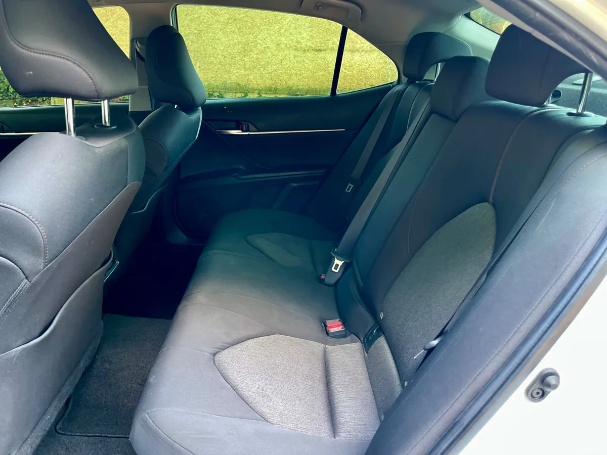 Toyota Camry Saloon, Petrol Hybrid, 2021, White