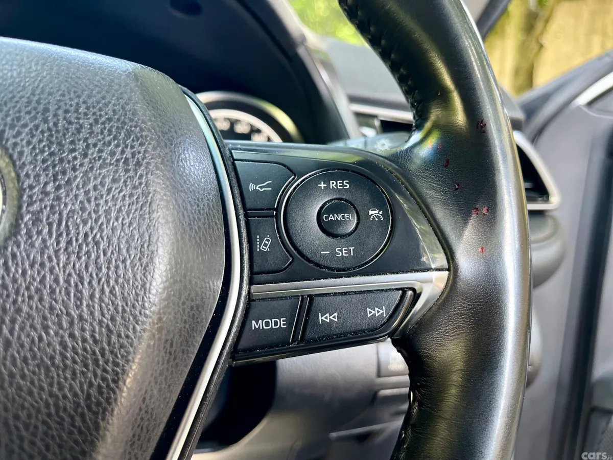 Toyota Camry Saloon, Petrol Hybrid, 2021, White