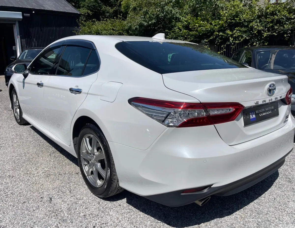 Toyota Camry Saloon, Petrol Hybrid, 2021, White