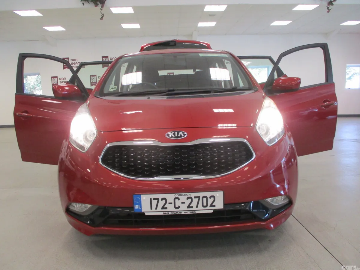 Kia Venga Hatchback, Petrol, 2017, Red