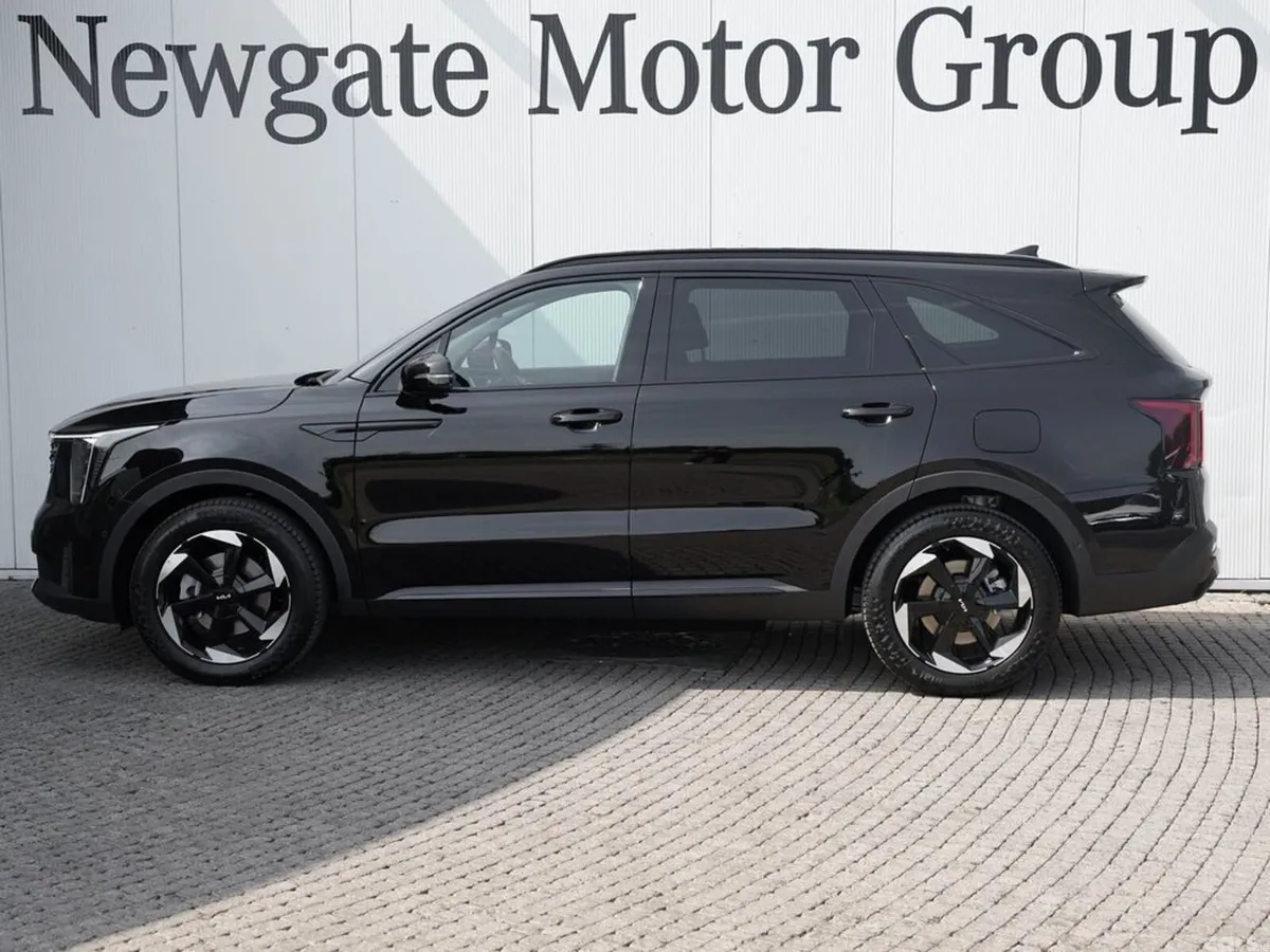 Kia Sorento SUV, Petrol Plug-in Hybrid, 2027, Black