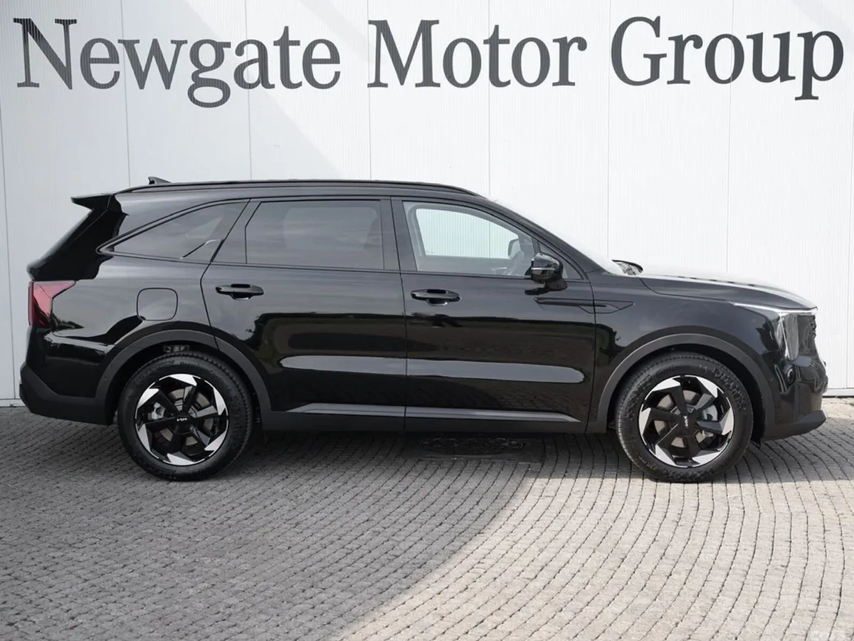 Kia Sorento SUV, Petrol Plug-in Hybrid, 2027, Black