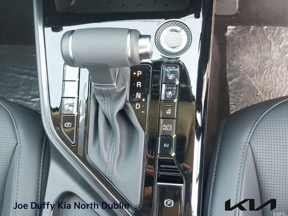 Kia Niro MPV, Petrol Plug-in Hybrid, 2026, Black