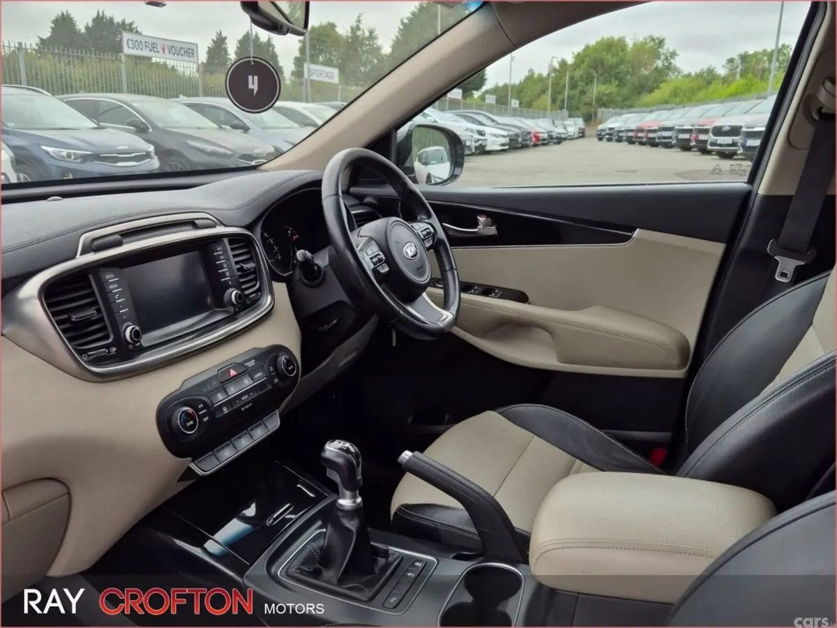 Kia Sorento SUV, Diesel, 2017, Grey
