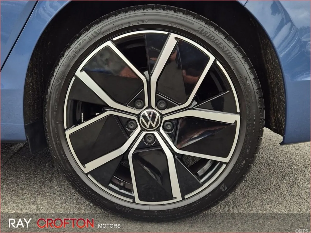 Volkswagen Golf Estate, Petrol, 2024, Blue