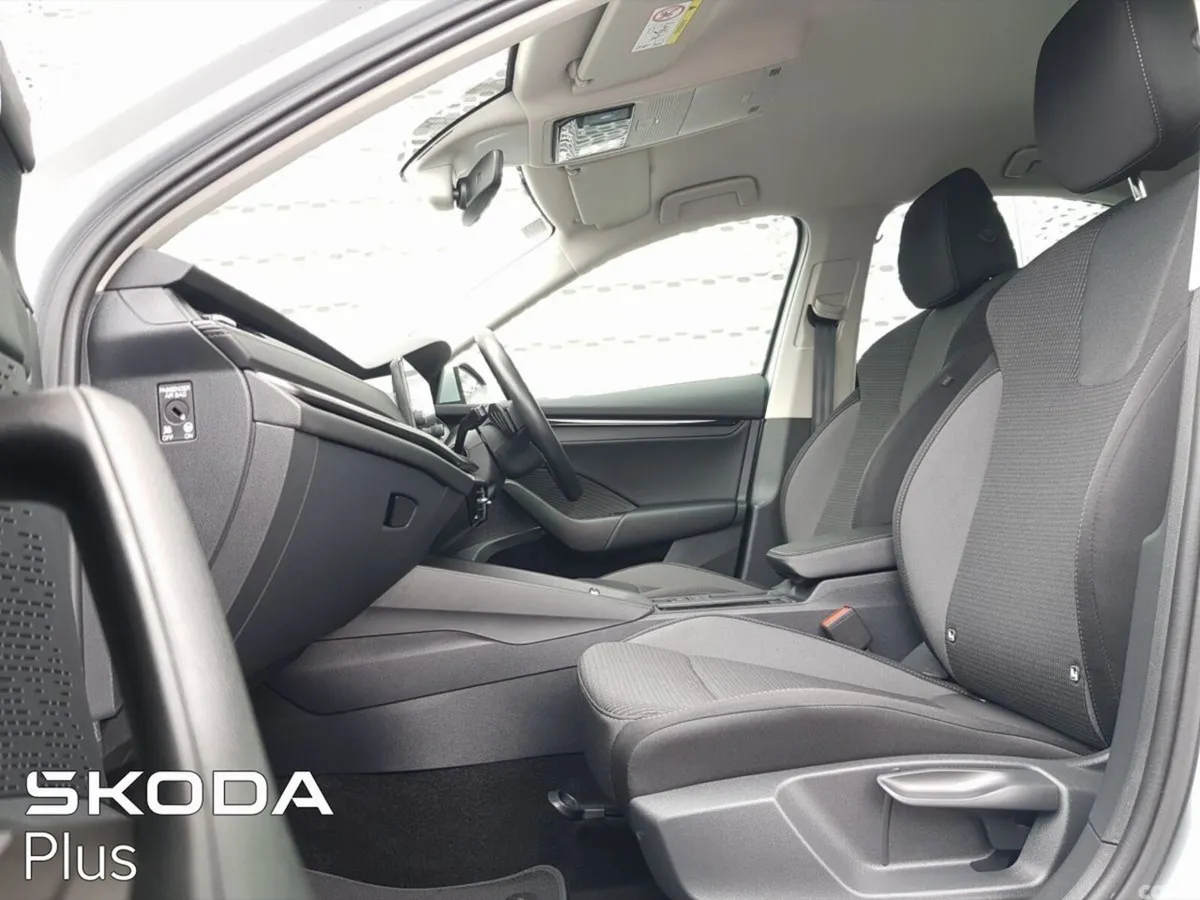 Skoda Octavia Saloon, Diesel, 2024, Grey