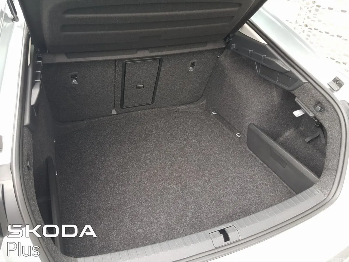 Skoda Octavia Saloon, Diesel, 2024, Grey