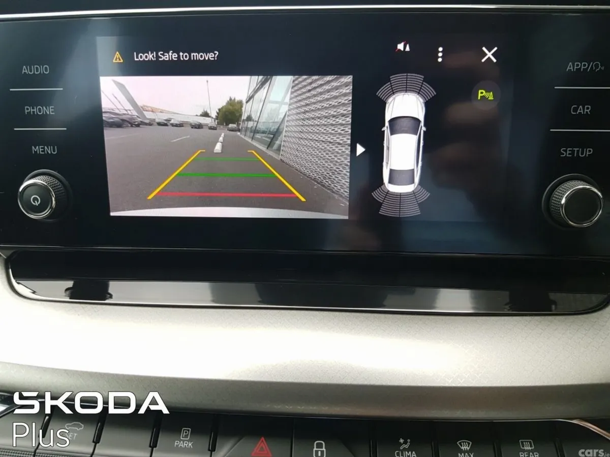 Skoda Octavia Saloon, Diesel, 2024, Grey