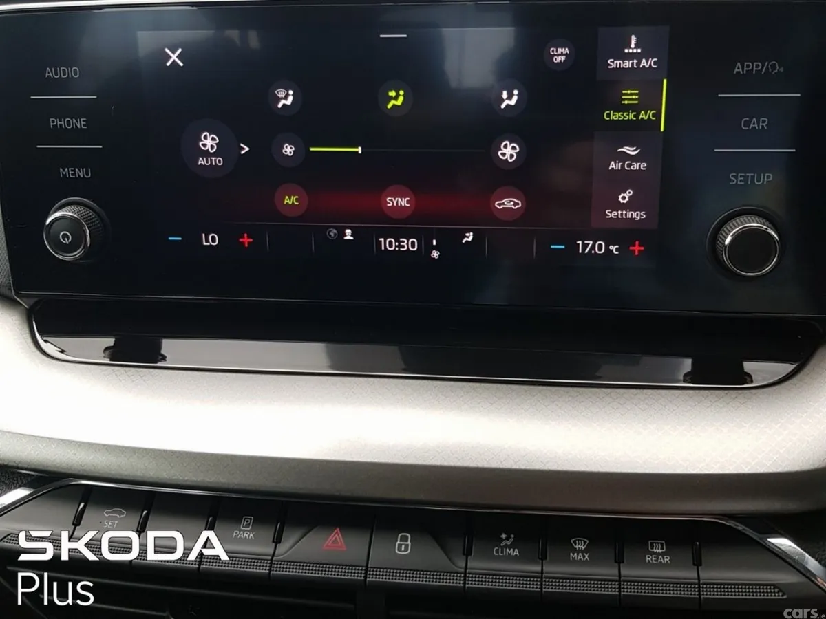 Skoda Octavia Saloon, Diesel, 2024, Grey