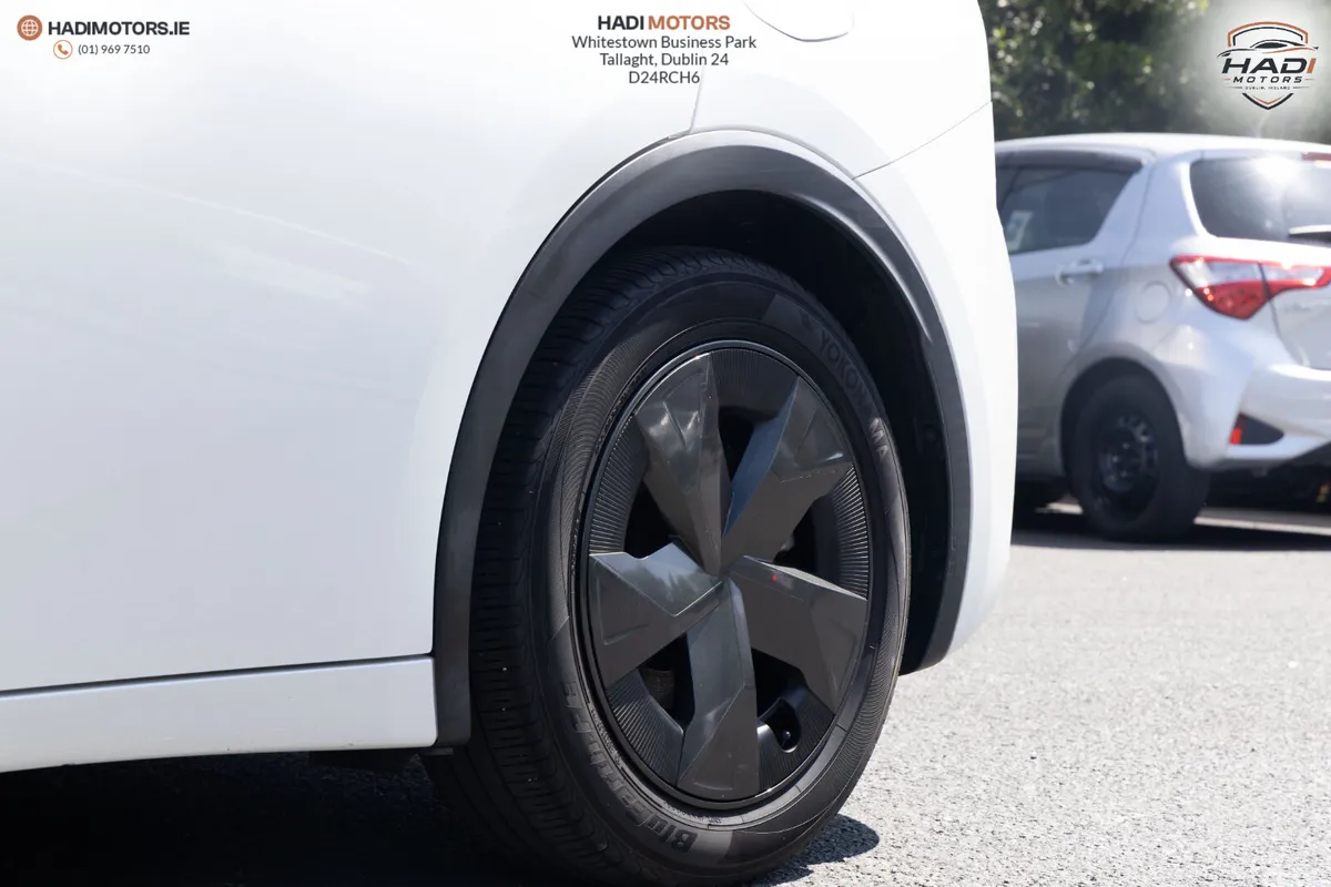 Toyota Prius Saloon, Petrol Hybrid, 2023, White