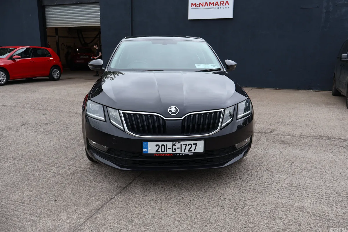 Skoda Octavia Saloon, Diesel, 2020, Black