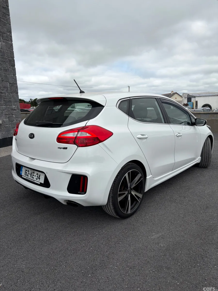 Kia Ceed Hatchback, Petrol, 2016, White
