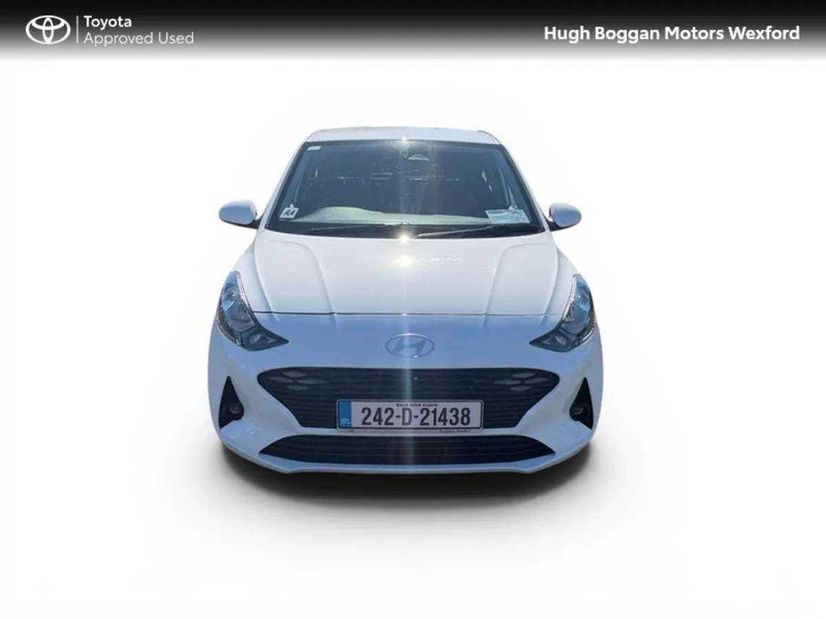 Hyundai i10 Hatchback, Petrol, 2024, White