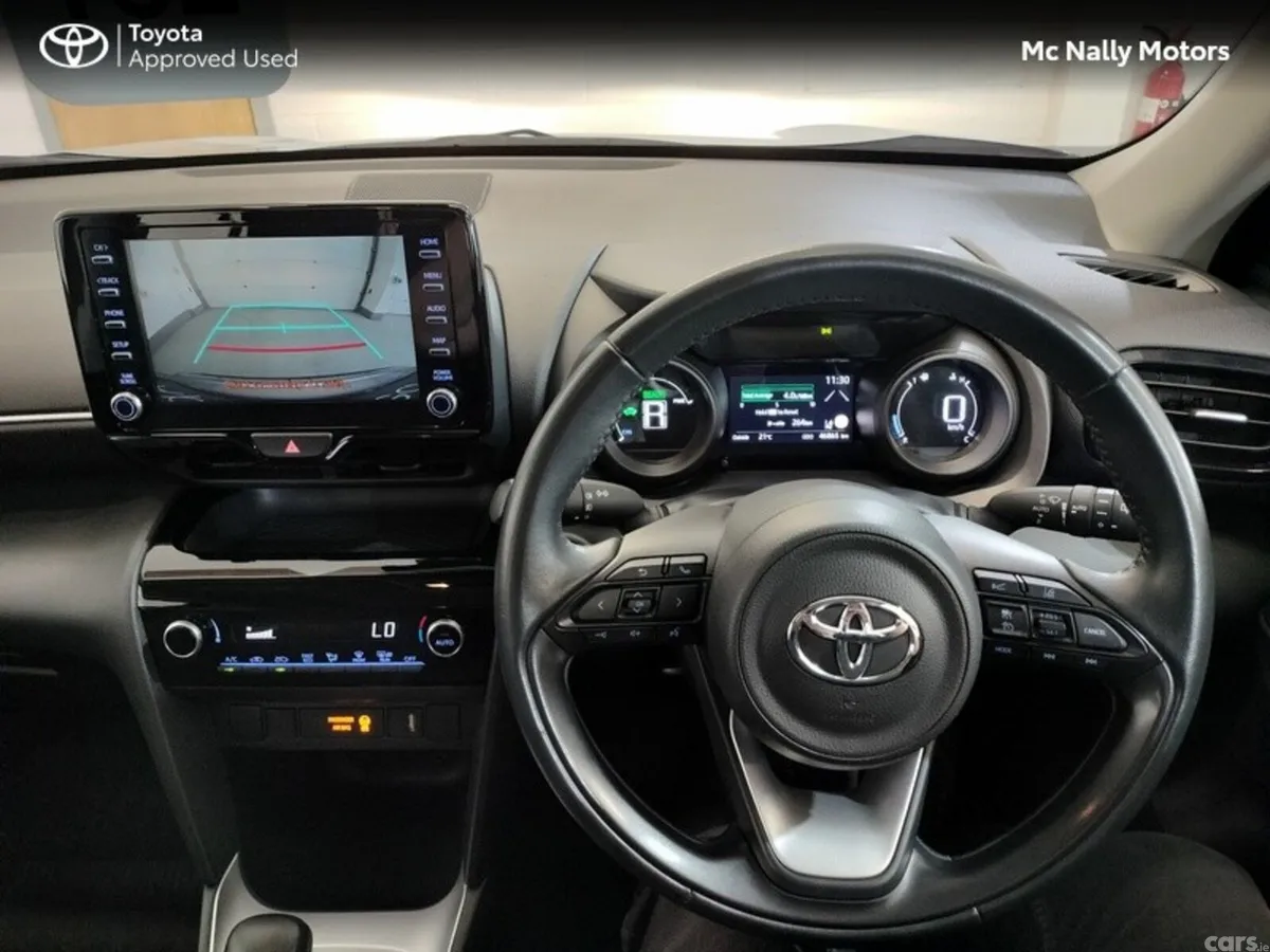 Toyota Yaris Cross Hatchback, Petrol Hybrid, 2024, Silver