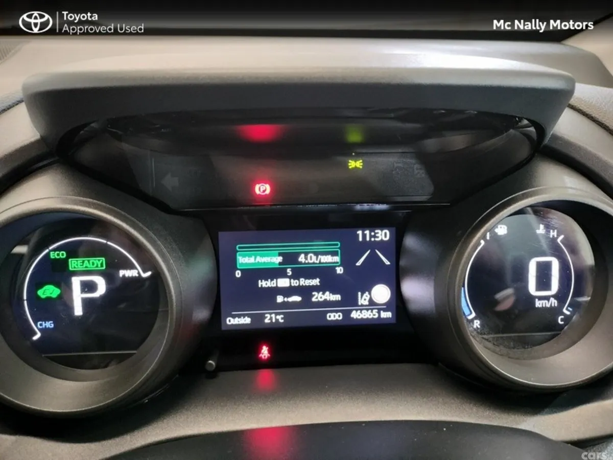 Toyota Yaris Cross Hatchback, Petrol Hybrid, 2024, Silver