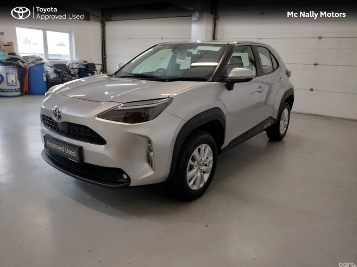 Toyota Yaris Cross Hatchback, Petrol Hybrid, 2024, Silver