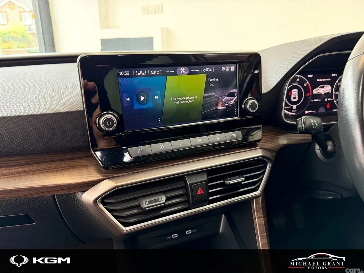 SEAT Leon Hatchback, Diesel, 2021, White