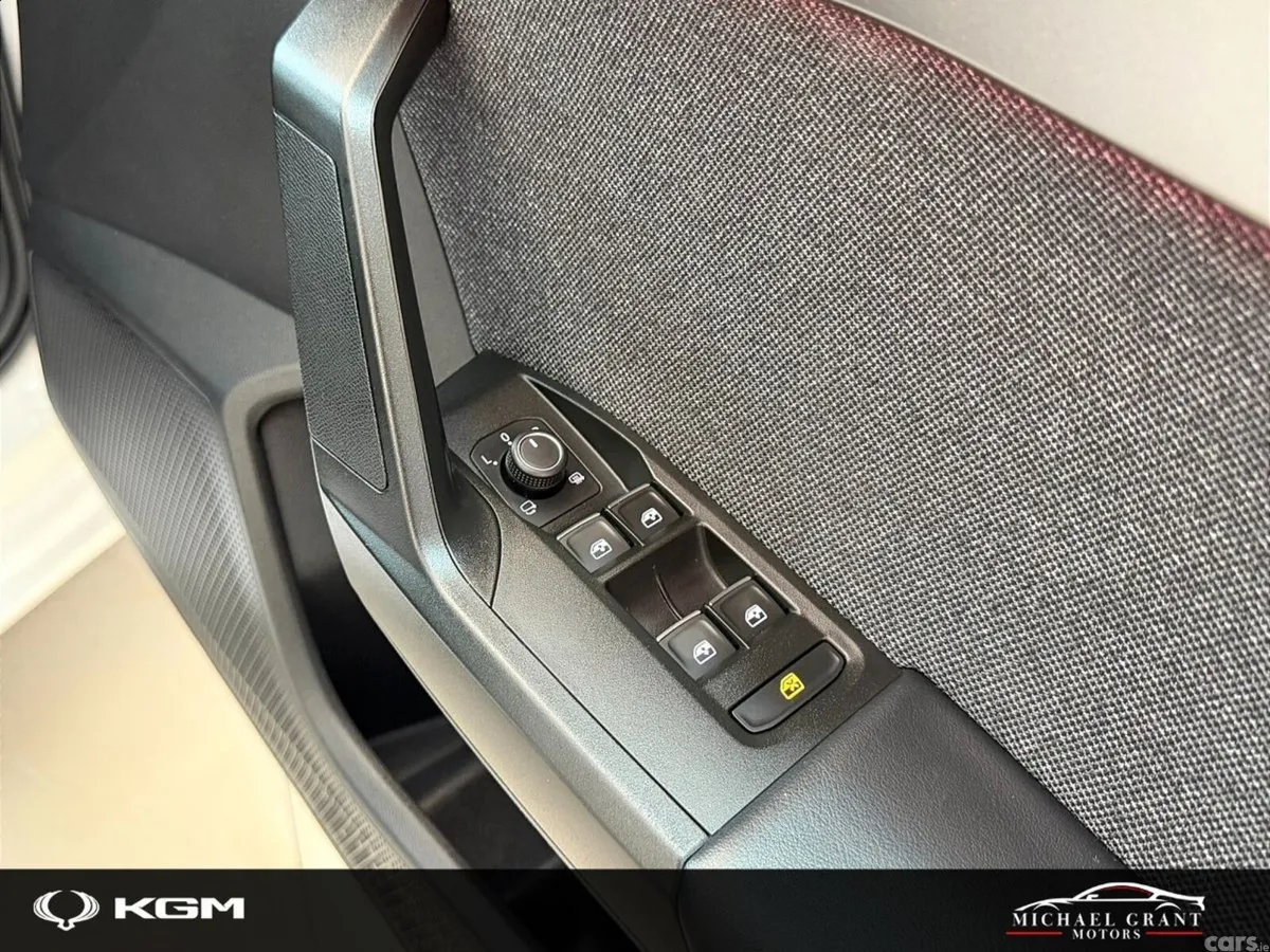 SEAT Leon Hatchback, Diesel, 2021, White
