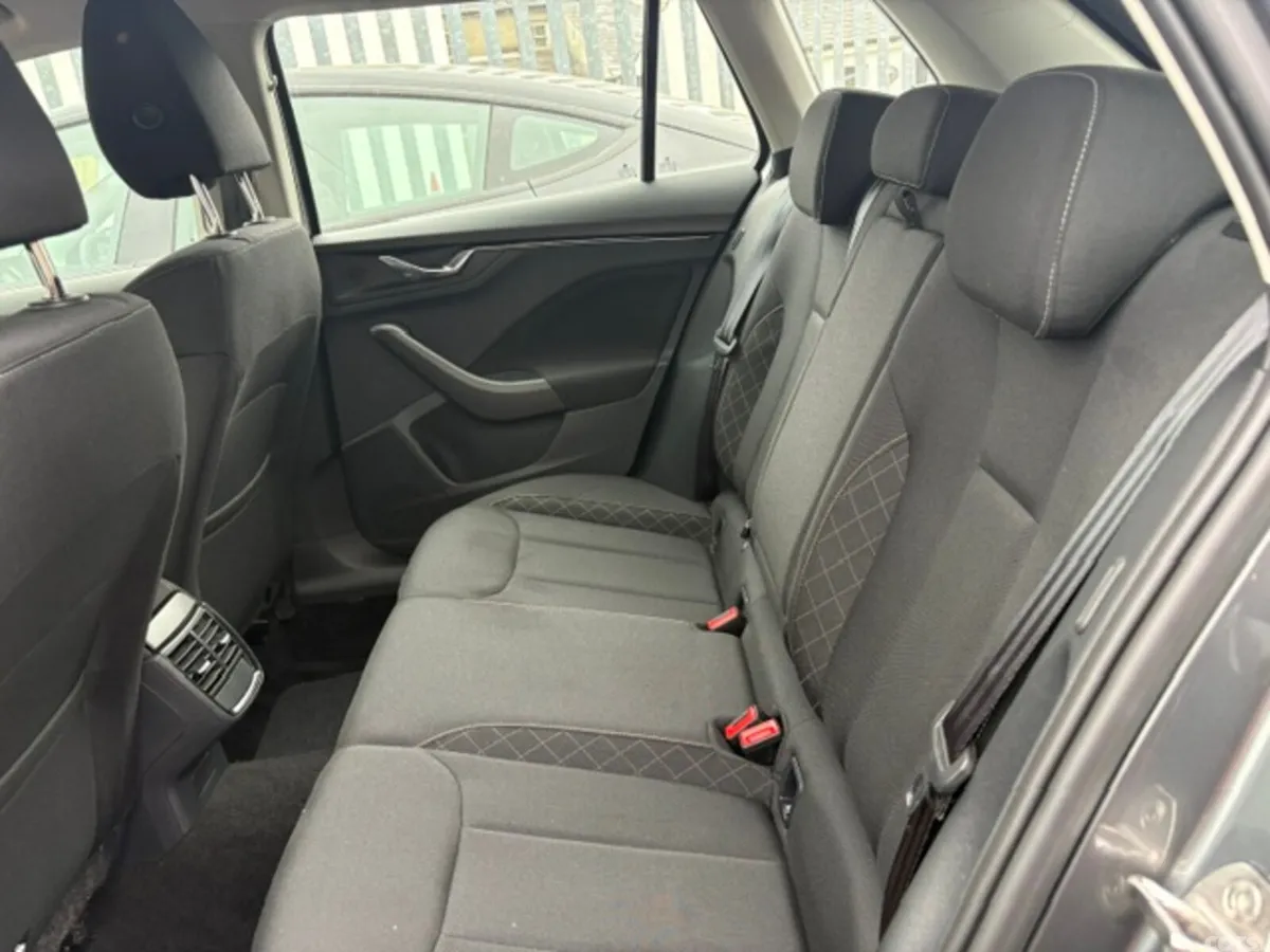 Skoda Kamiq Hatchback, Petrol, 2024, Grey