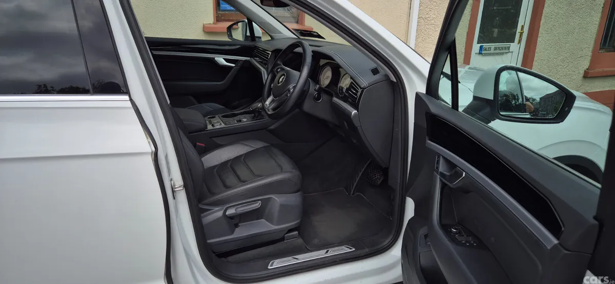 Volkswagen Touareg SUV, Diesel, 2019, White