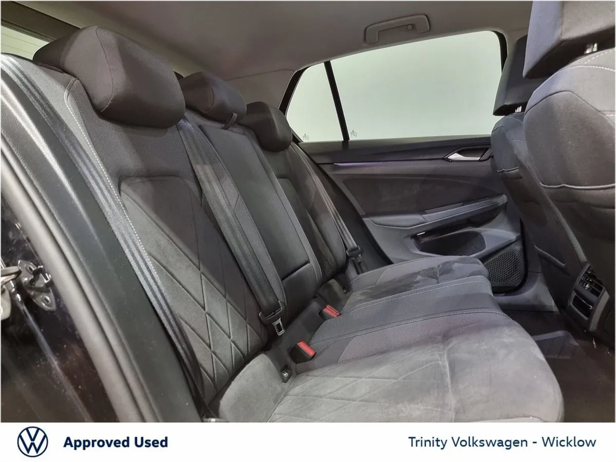 Volkswagen Golf Estate, Diesel, 2023, Black