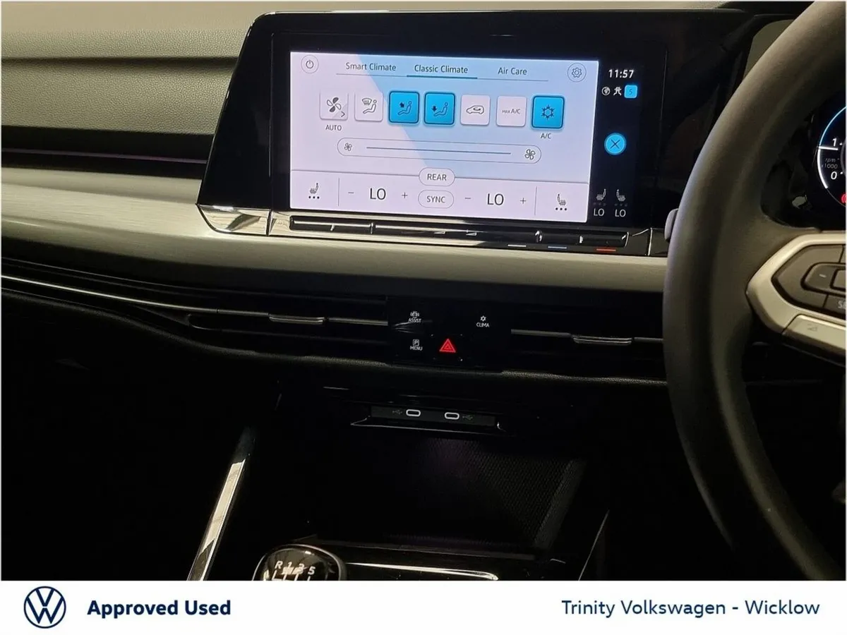 Volkswagen Golf Estate, Diesel, 2023, Black