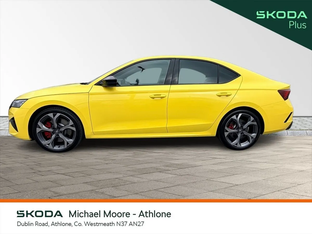 Skoda Octavia Saloon, Petrol, 2026, Yellow